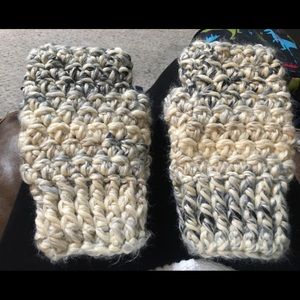 Chunky fingerless gloves